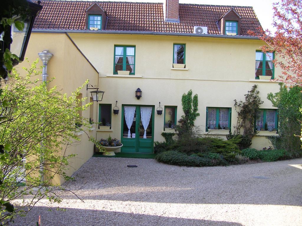 Logis Auberge A La Tete De Lard La Ferté-Imbault Eksteriør bilde