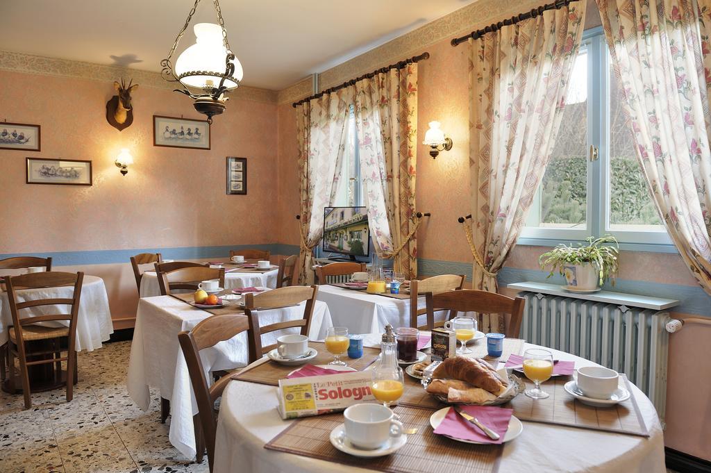 Logis Auberge A La Tete De Lard La Ferté-Imbault Eksteriør bilde